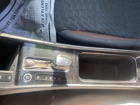 Used 2021 Nissan Kicks SR image 30