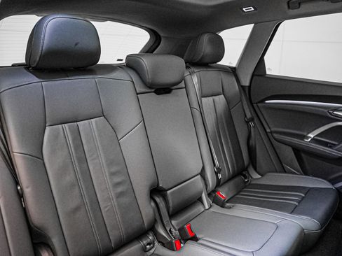 Used 2025 Audi Q5 Premium Plus w/ Premium Plus image 14