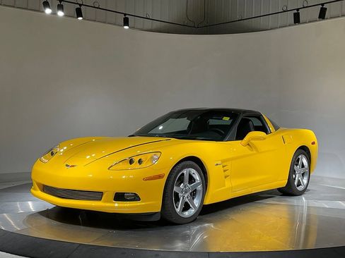 Used 2005 Chevrolet Corvette Coupe w/ Preferred Equipment Group RWD image 80