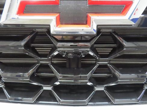 Used 2025 Chevrolet Silverado 2500 ZR2 w/ Technology Package image 58