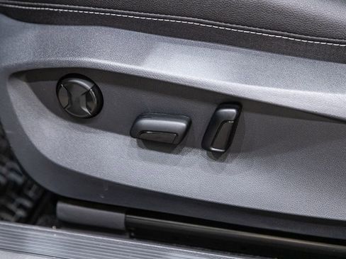 New 2026 Volkswagen Taos SEL AWD/4WD image 9