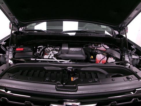 New 2026 Chevrolet Silverado 1500 RST w/ Redline Edition AWD/4WD image 18