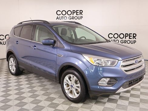 Used 2018 Ford Escape SE image 1