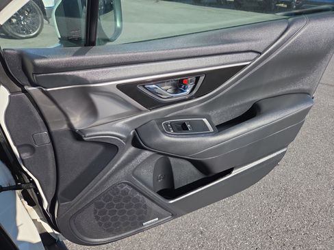 Used 2021 Subaru Outback Limited image 17