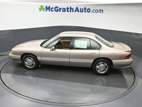 Used 1995 Pontiac Bonneville SE FWD image 22