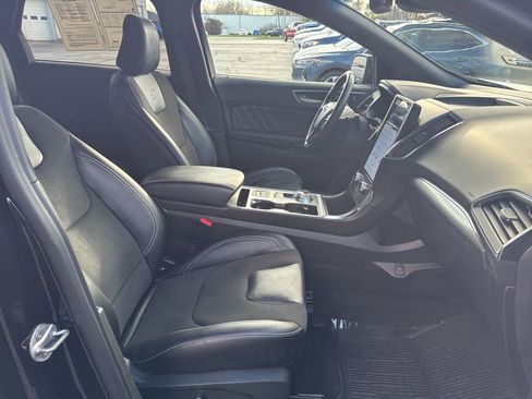 Certified 2022 Ford Edge ST image 32