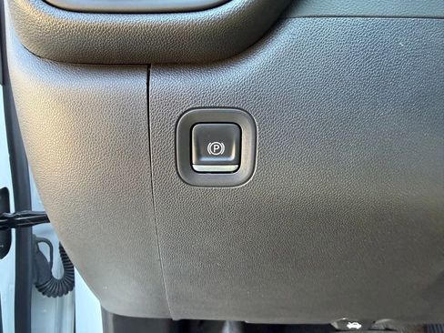 Used 2025 GMC Sierra 1500 Pro w/ Pro Value Package AWD/4WD image 9