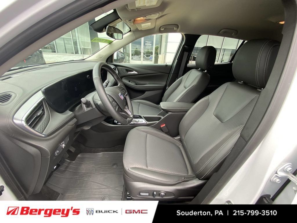 Used 2025 Buick Encore GX Preferred w/ Comfort Package AWD/4WD image 23