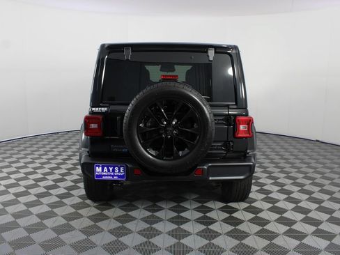 Used 2025 Jeep Wrangler Unlimited Sahara AWD/4WD image 22