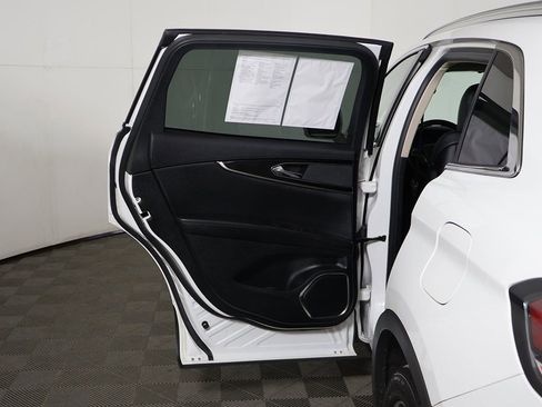 Used 2022 Lincoln Nautilus Reserve image 23