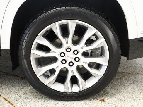 Used 2025 GMC Acadia Denali w/ Super Cruise Package image 16