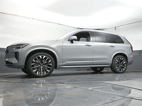 Used 2026 Volvo XC90 B6 Plus w/ Protection Package Premier image 29