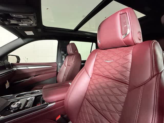 New 2026 Cadillac Escalade Luxury w/ Touring Package AWD/4WD image 16