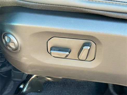 Used 2025 Jeep Wrangler Rubicon image 23