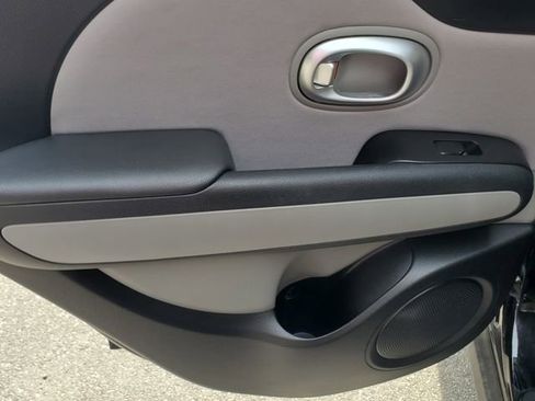 Used 2015 Kia Soul image 35