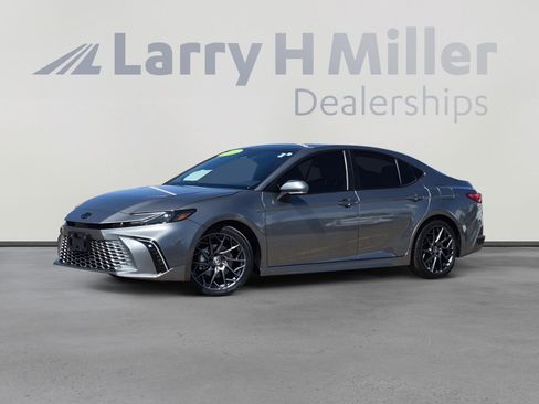 Used 2025 Toyota Camry XSE w/ Premium Package image 1