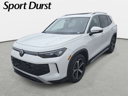 New 2025 Volkswagen Tiguan SE