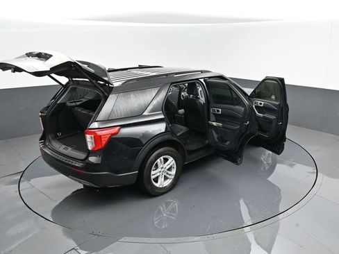 Used 2023 Ford Explorer XLT w/ Equipment Group 202A image 27