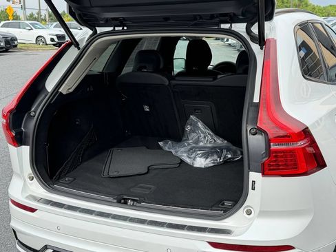 Certified 2024 Volvo XC60 T8 Plus w/ Protection Package Premier AWD/4WD image 19