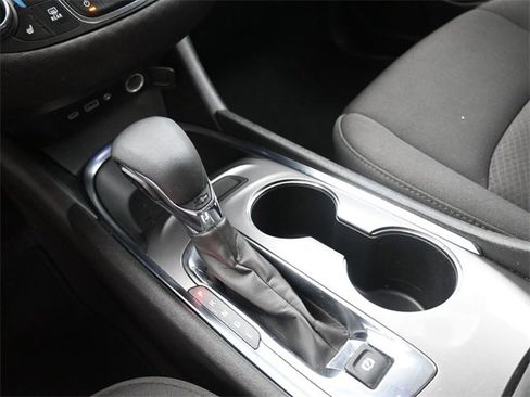 Used 2023 Chevrolet Malibu LT image 9