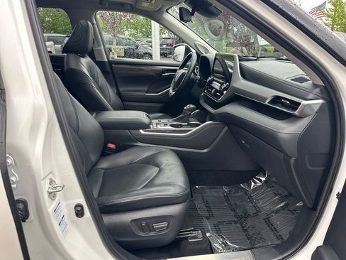 Certified 2020 Toyota Highlander Platinum AWD/4WD image 19