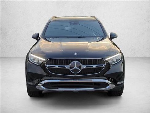 Used 2026 Mercedes-Benz GLC 300 image 2
