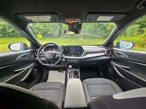 Used 2024 Chevrolet Trax RS w/ Driver Confidence Package FWD image 16