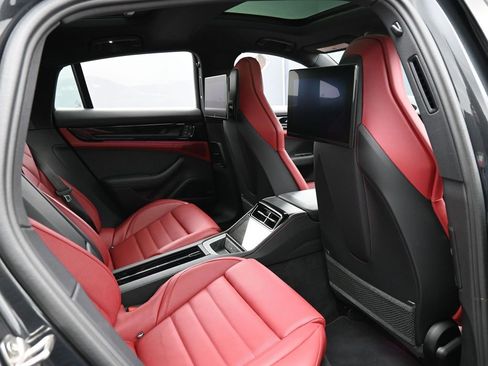 Certified 2024 Porsche Panamera 4 image 30
