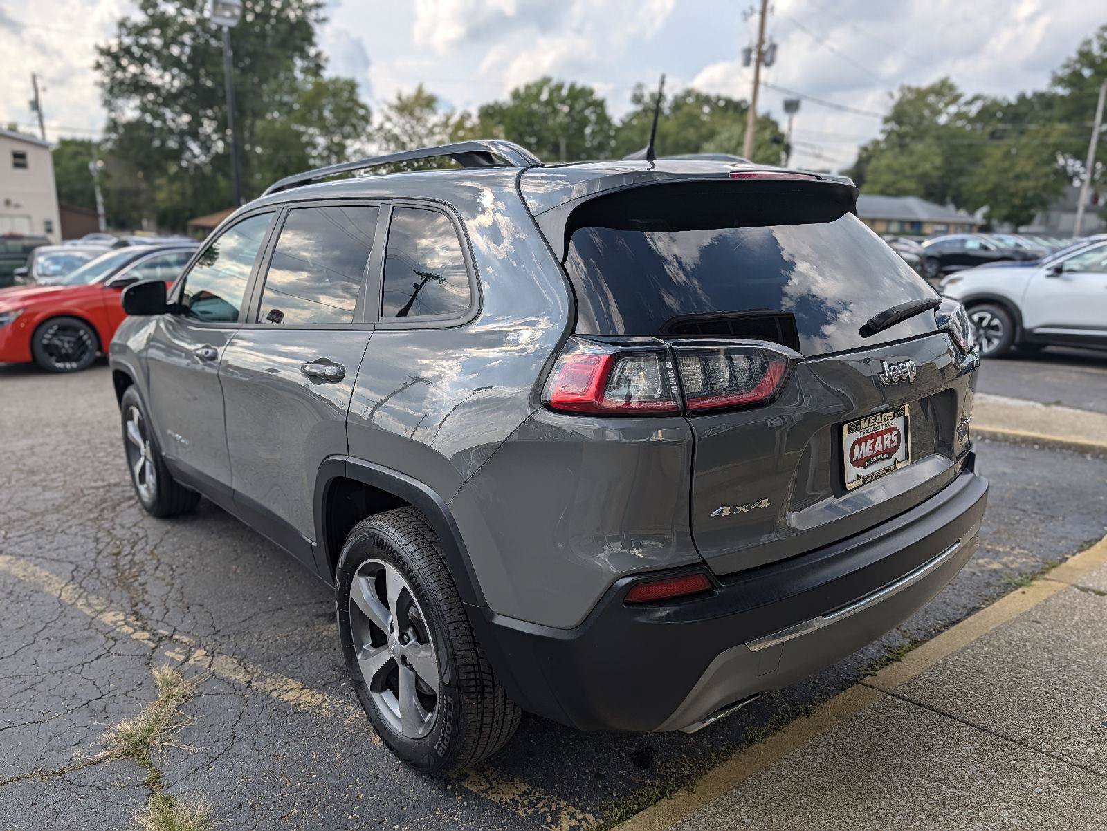 Used 2022 Jeep Cherokee Limited AWD/4WD image 13