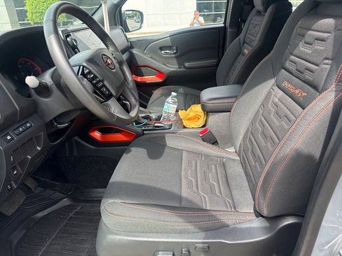 Used 2025 Nissan Frontier PRO-4X AWD/4WD image 13