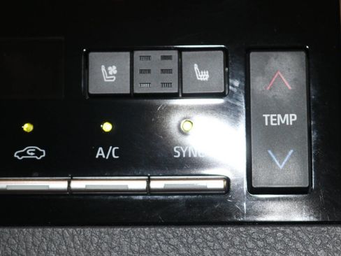 Used 2021 Toyota Avalon Limited w/ Advanced Safety Package FWD image 32