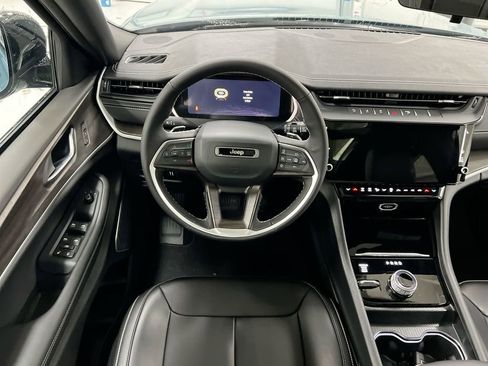 New 2026 Jeep Grand Cherokee Limited w/ Limited Altitude Package image 11