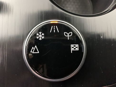 Used 2023 Nissan Rogue SV image 27