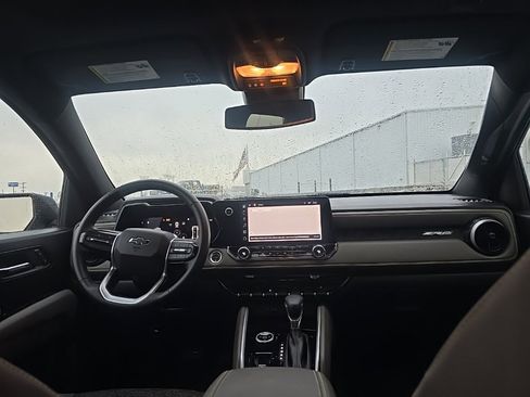 Used 2024 Chevrolet Colorado ZR2 w/ Technology Package image 23