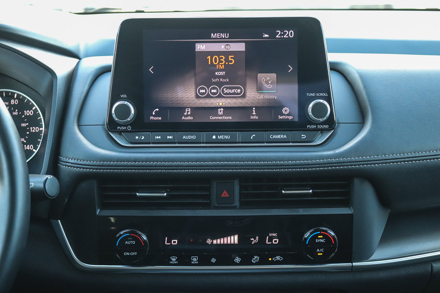 Used 2025 Nissan Rogue SV AWD/4WD image 13