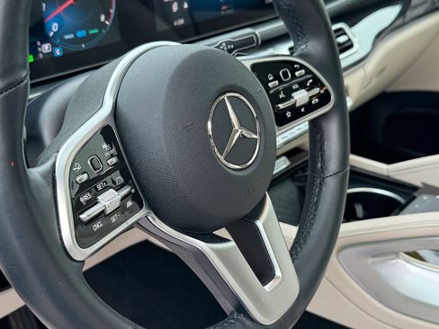 Used 2023 Mercedes-Benz GLS 450 4MATIC image 17