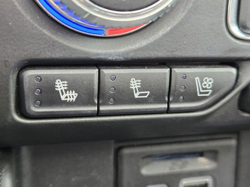 Used 2021 GMC Yukon SLT w/ SLT Luxury Package image 28