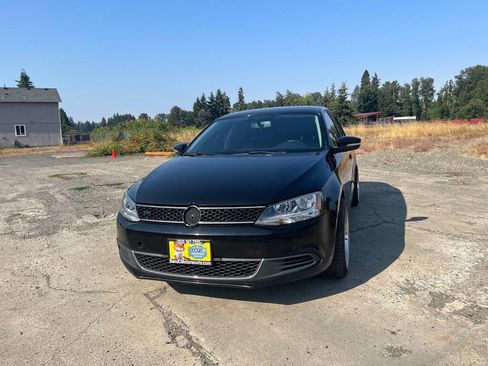 Used 2013 Volkswagen Jetta SE FWD image 25