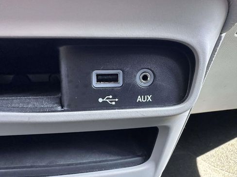 Used 2018 Chrysler Pacifica Touring-L FWD image 26
