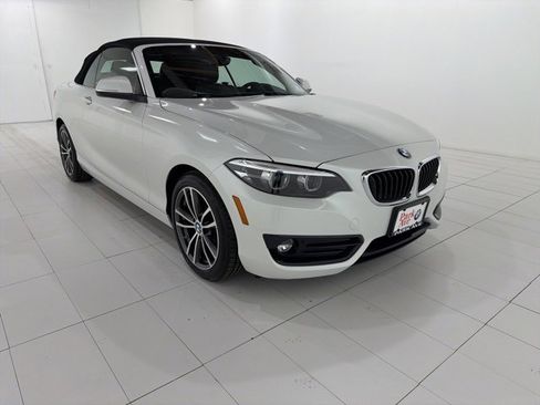 Used 2018 BMW 230i xDrive Convertible image 9