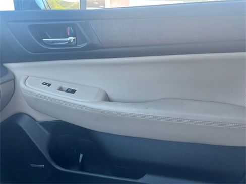 Used 2016 Subaru Outback 2.5i Limited image 17