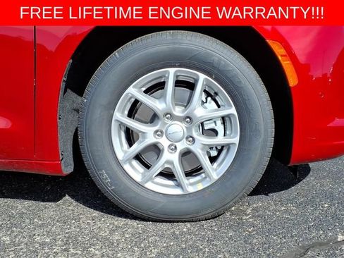 New 2027 Chrysler Pacifica Select w/ Family Tech Group FWD image 9