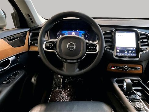 Used 2025 Volvo XC90 T8 Plus w/ Protection Package AWD/4WD image 6