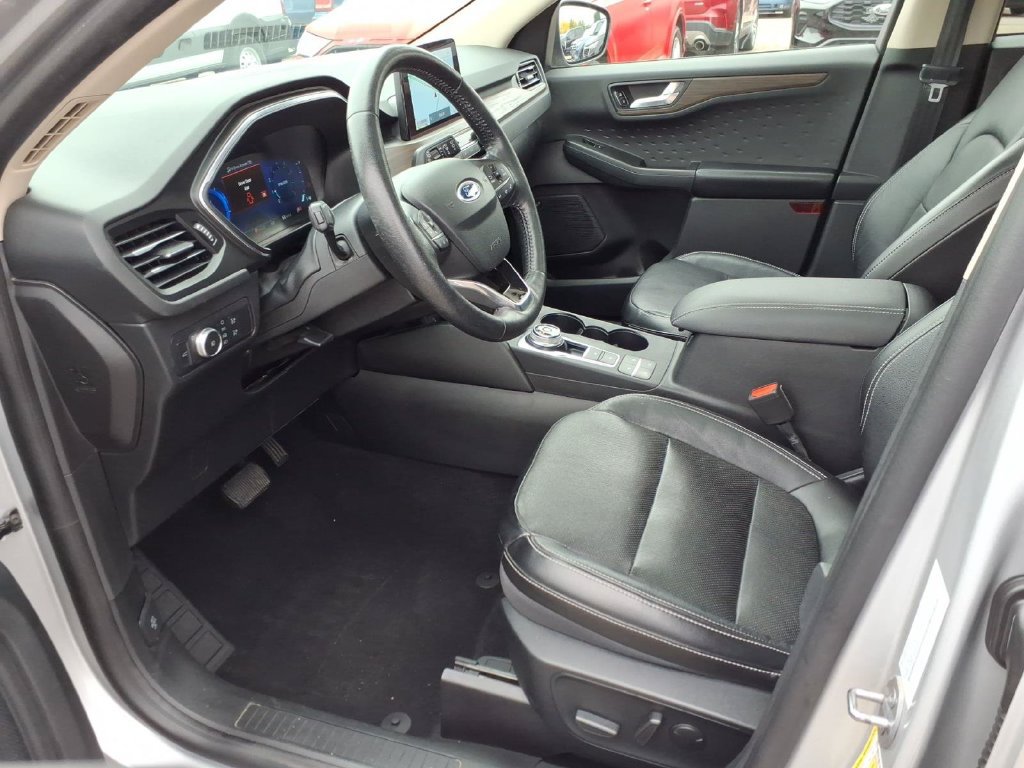 Certified 2020 Ford Escape Titanium AWD/4WD image 10