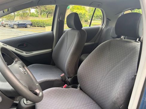 Used 2009 Toyota Yaris 4-Door Hatchback FWD image 21