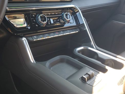 Used 2025 GMC Sierra 2500 Denali w/ Denali Reserve Package image 27