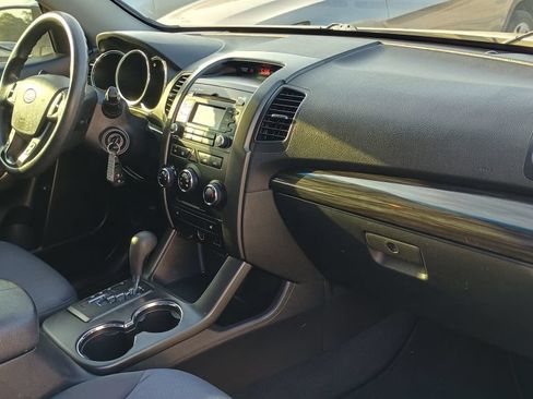Used 2012 Kia Sorento LX w/ Convenience Pkg FWD image 31