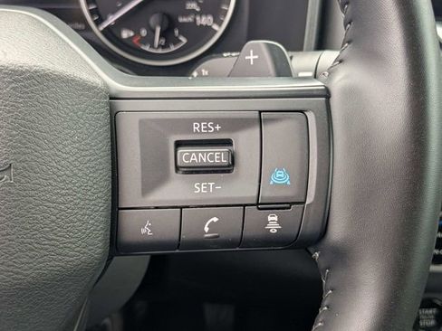 Used 2025 Nissan Rogue SV FWD image 23