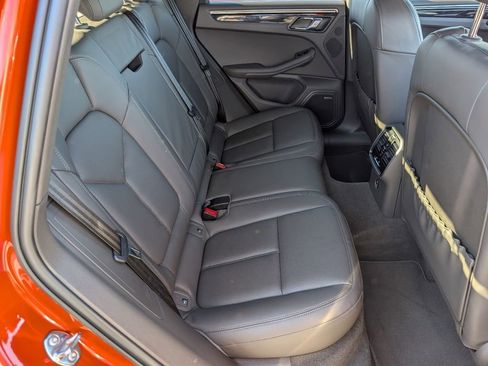 Certified 2024 Porsche Macan image 7