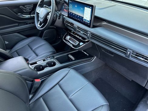 New 2025 Lincoln Corsair Grand Touring image 13